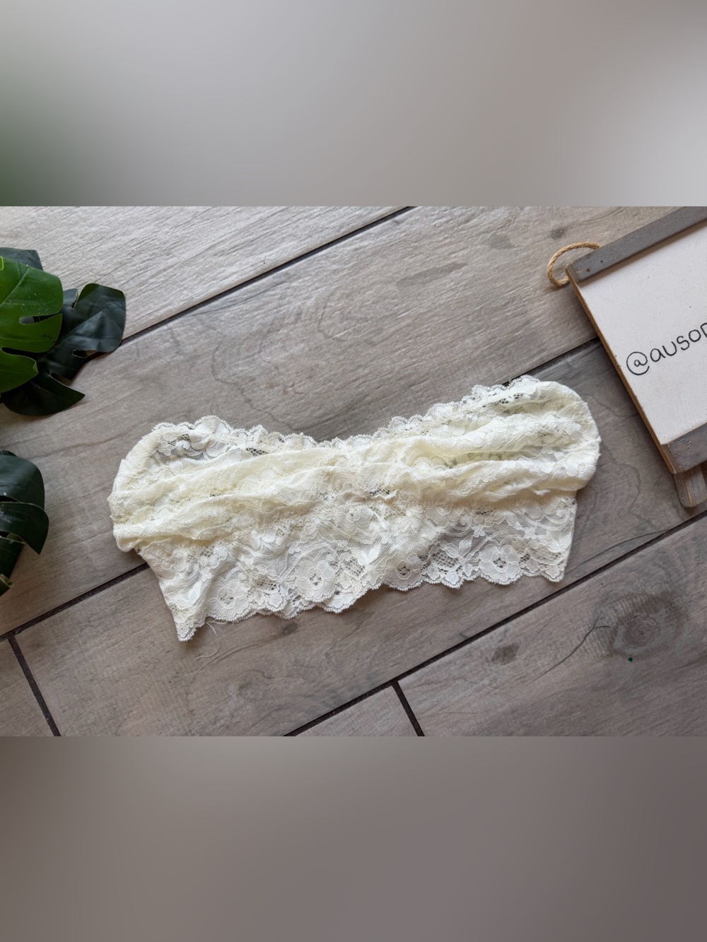 Angl Cream Stretch Lace Strapless Bandeau Bralette Bra. Size L. NWOT!